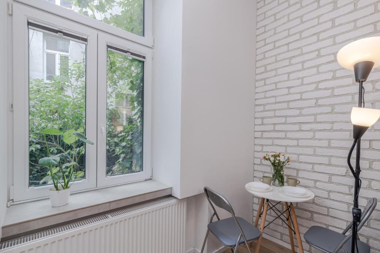 Parkside Fresh Apartments - Old Town Guesthouse - By Upstairs Krakow Dış mekan fotoğraf
